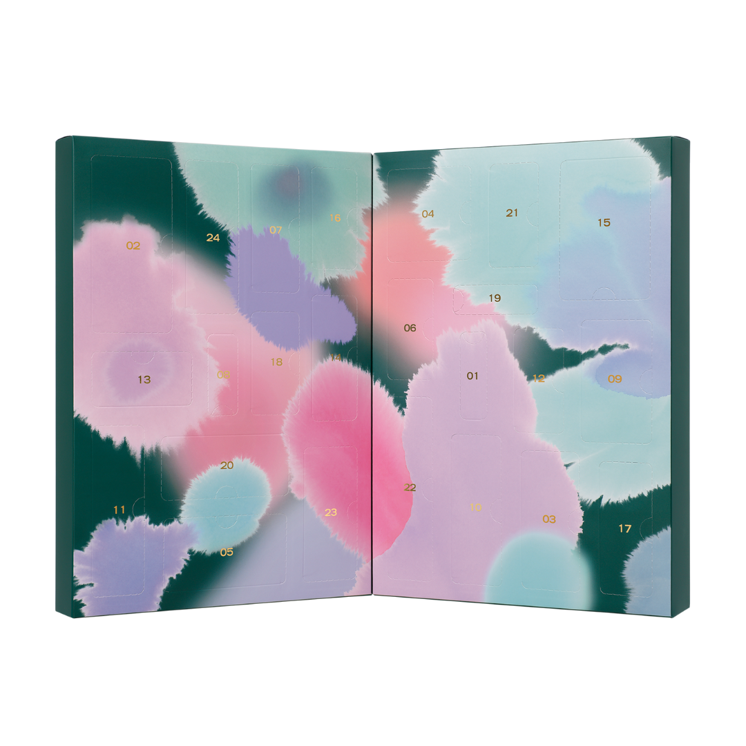 Calendrier de l’Avent PAYOT ouvert, 24 cases numérotées révélant des soins beauté exclusifs.