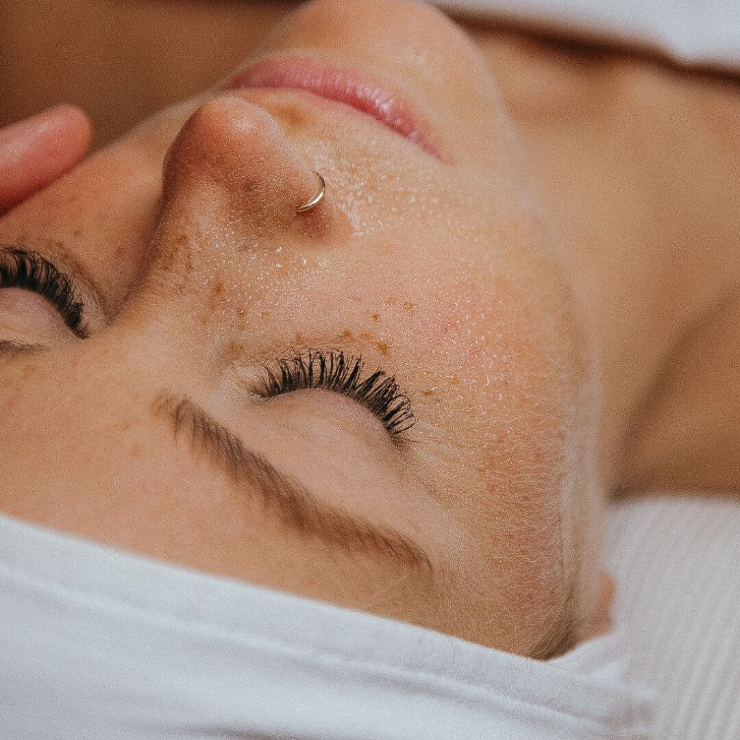 Soin à l’Oxygène Pur du visage chez Concept Beauté à Québec, pour raviver l’éclat, hydrater et oxygéner la peau.