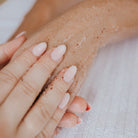 Exfoliation et soin relaxant des mains de la Carte Cocooning chez Concept Beauté Cap-Rouge, Charlesbourg et Lac-Beauport.
