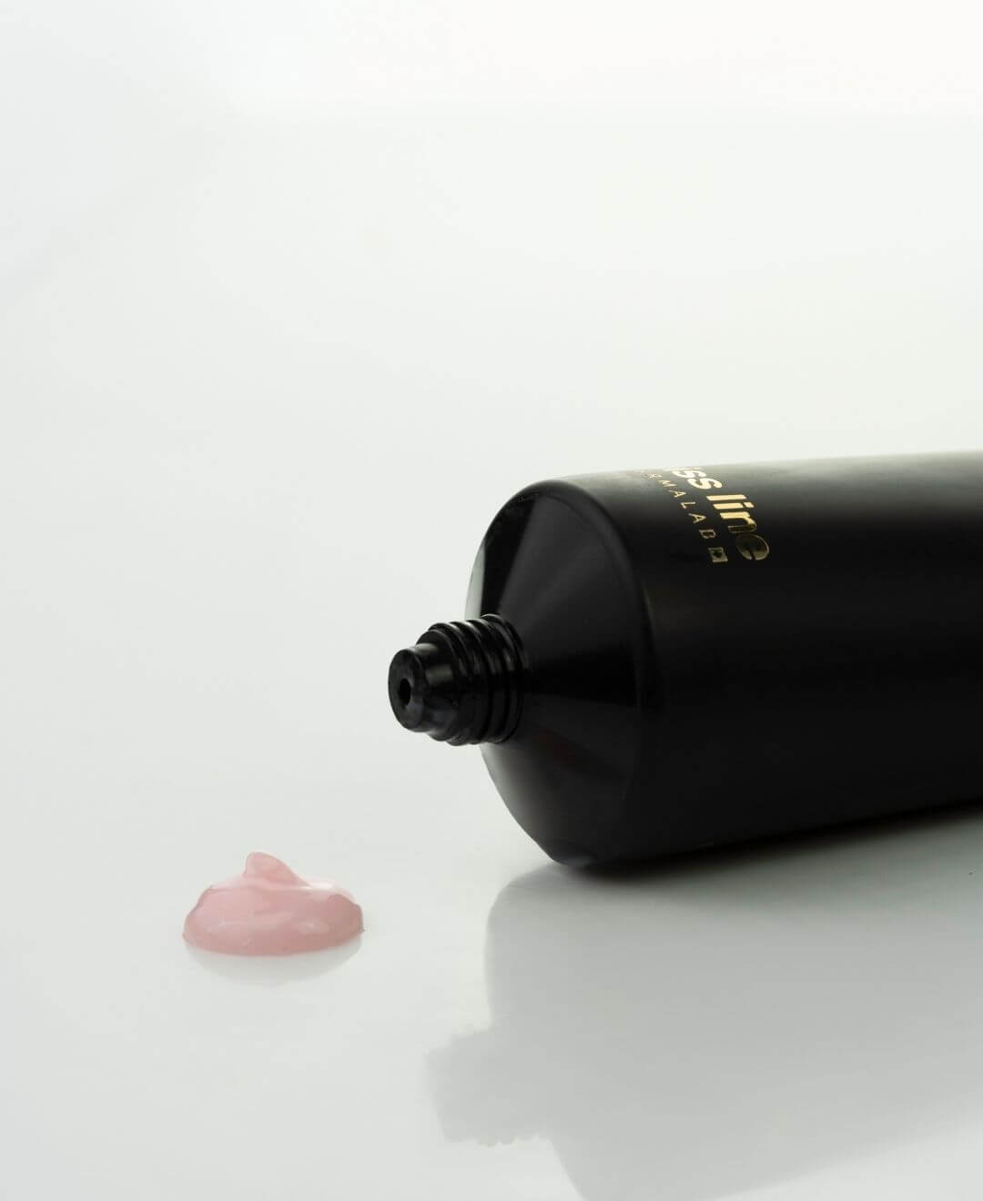 Texture du baume nettoyant au collagène Cell Shock Swissline, soin visage fondant pour nettoyer et nourrir la peau.