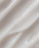 Texture onctueuse de la Crème Riche Lissante Rides LISSE PAYOT, disponible sur la boutique en ligne de Concept Beauté.