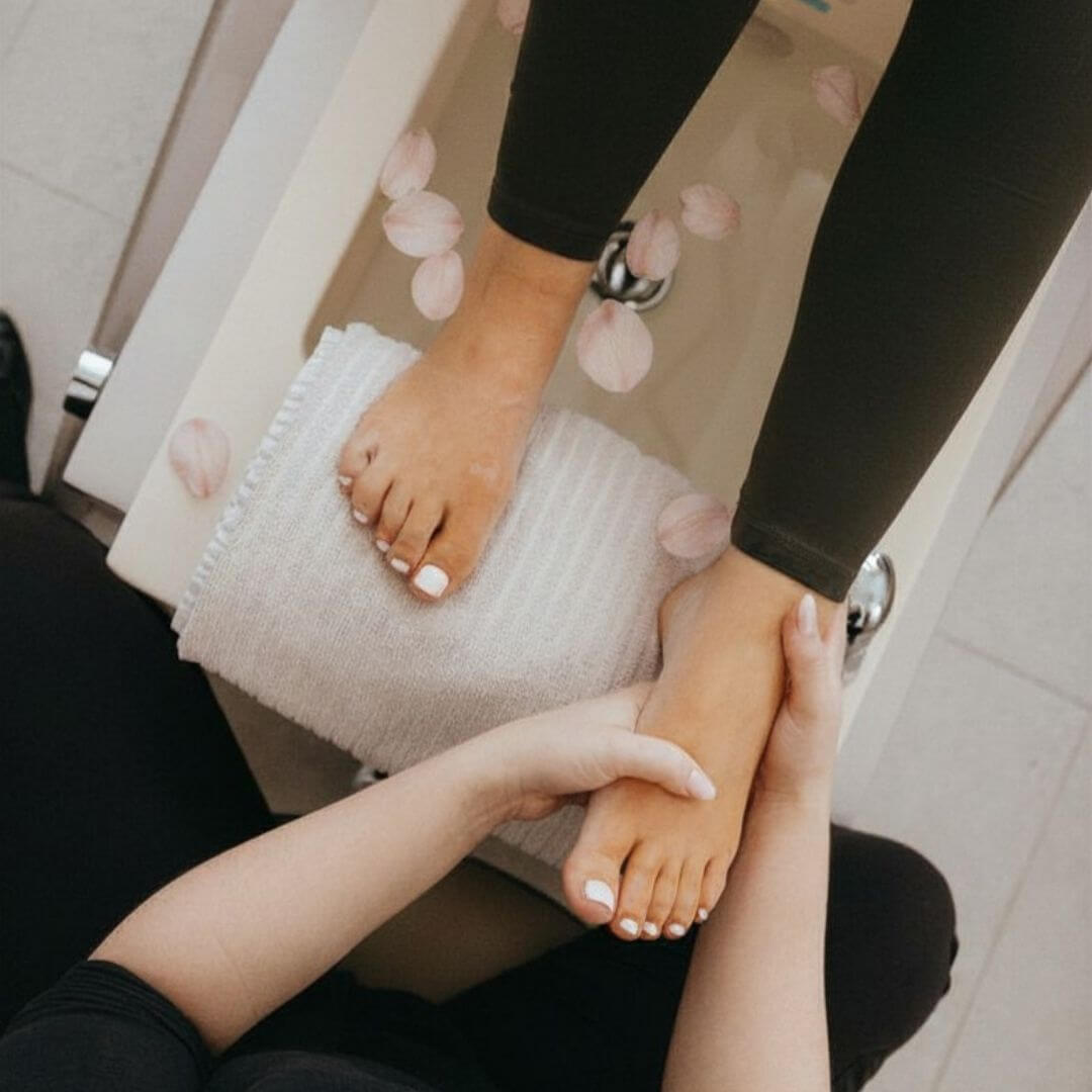 Pédicure Royale BLOOM avec massage des pieds pour une expérience relaxante, Concept Beauté Cap-Rouge, Charlesbourg, Lac-Beauport