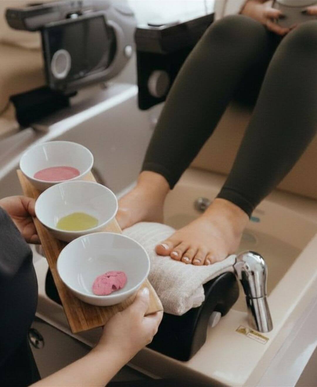 Pédicure Royale BLOOM avec rituel de soins nourrissants et bain des pieds, Concept Beauté Cap-Rouge, Charlesbourg, Lac-Beauport
