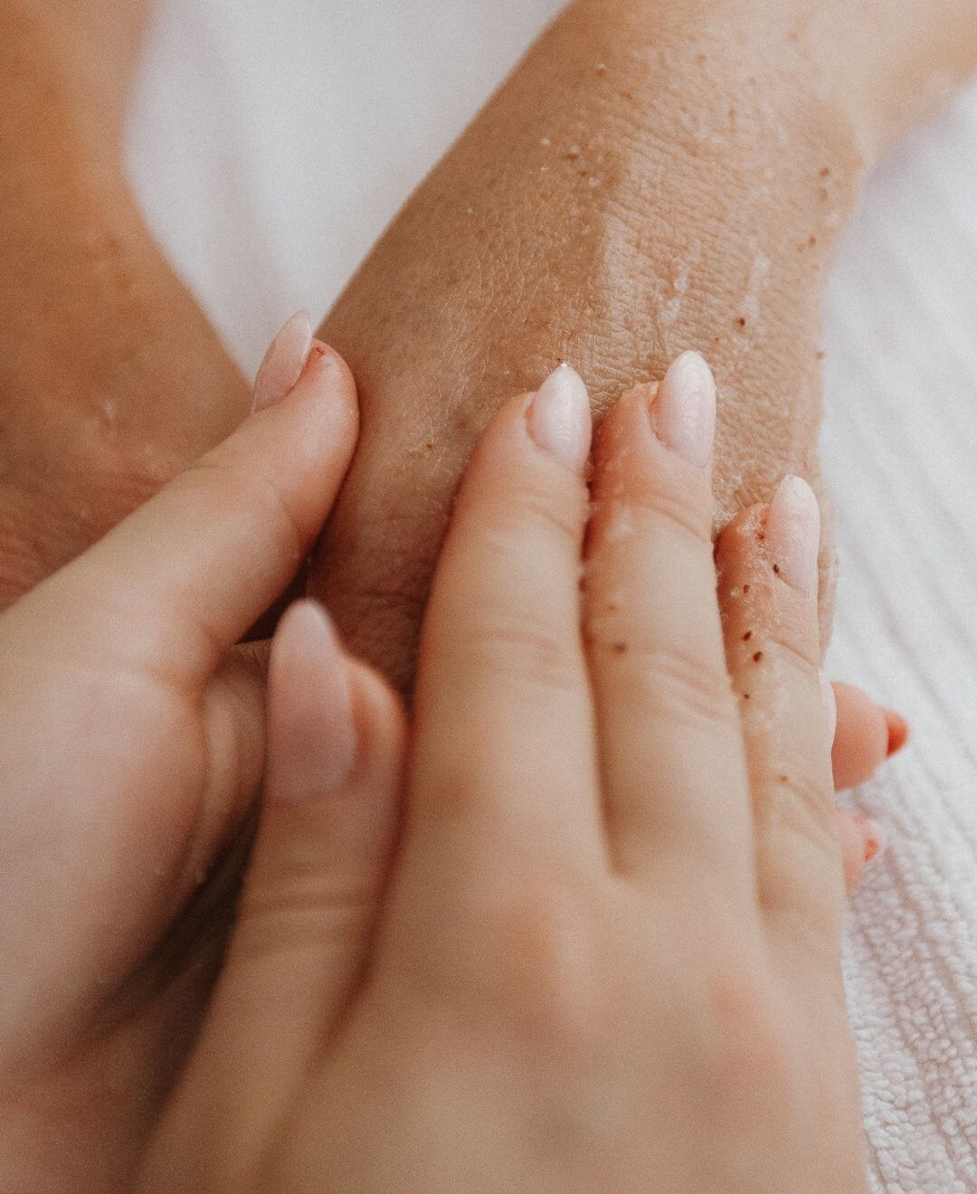 Pédicure Royale BLOOM avec exfoliation des mains, Concept Beauté Cap-Rouge, Charlesbourg, Lac-Beauport