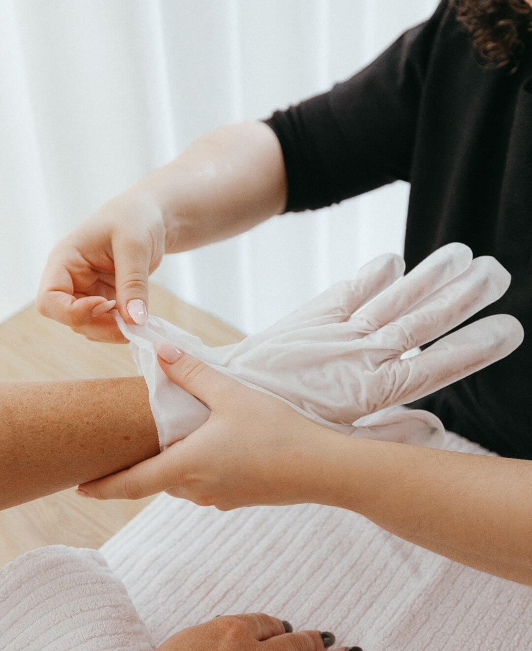 Pédicure Royale BLOOM avec soin hydratant intensif et gants nourrissants, Concept Beauté Cap-Rouge, Charlesbourg, Lac-Beauport