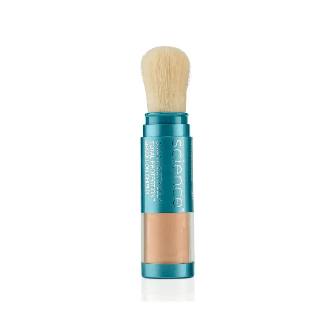Pinceau poudre solaire Colorescience SPF 50 teinte Medium, protection minérale visage, fini naturel et matifiant