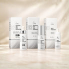Trio MeLine pour peaux caucasiennes : sérum de jour, crème de nuit et sérum hydratant pour les soins après peeling. Disponible sur la boutique en ligne de Concept Beauté.
