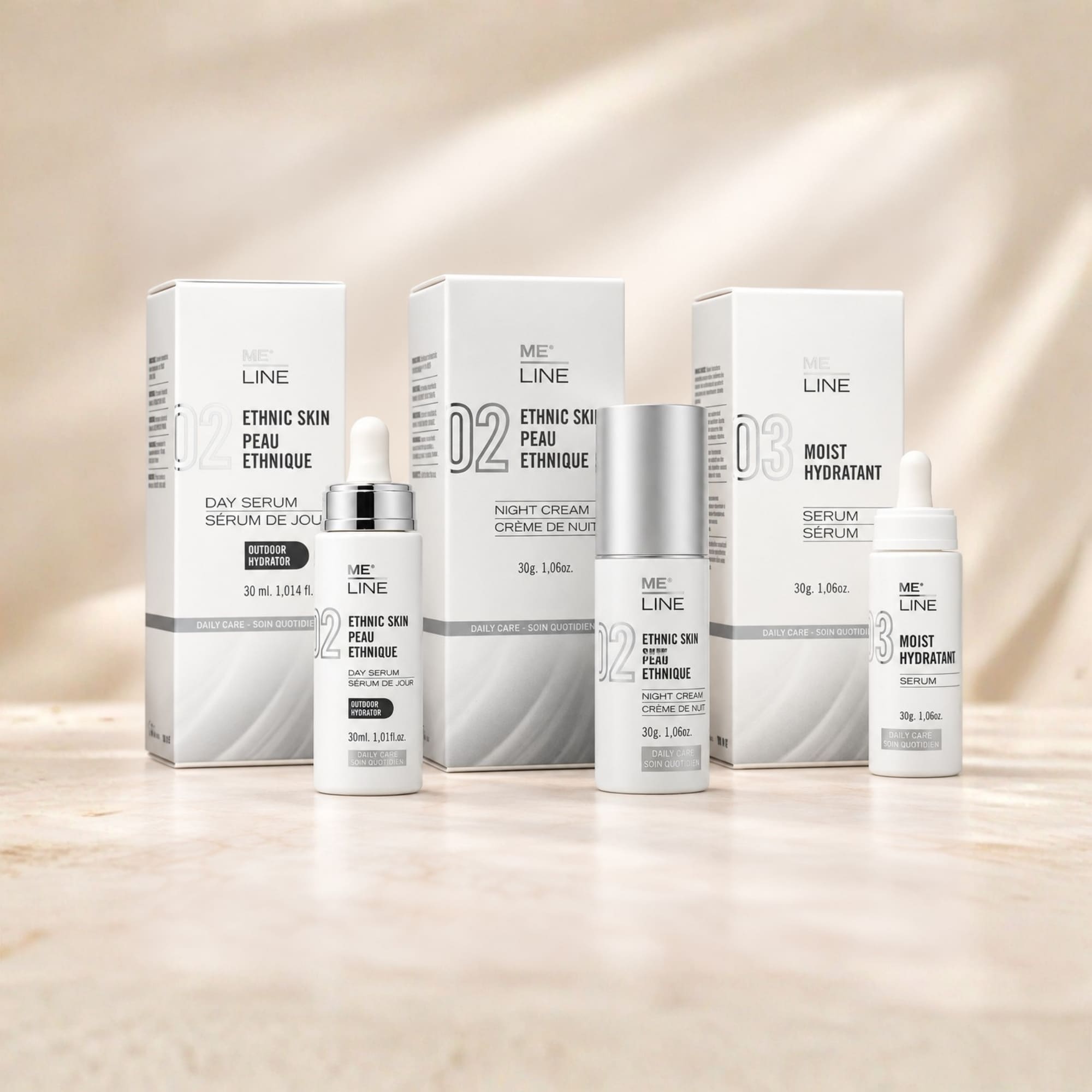Trio MeLine pour peaux ethniques : sérum de jour, crème de nuit et sérum hydratant pour les soins après peeling épidermique. Disponible sur la boutique en ligne de Concept Beauté.